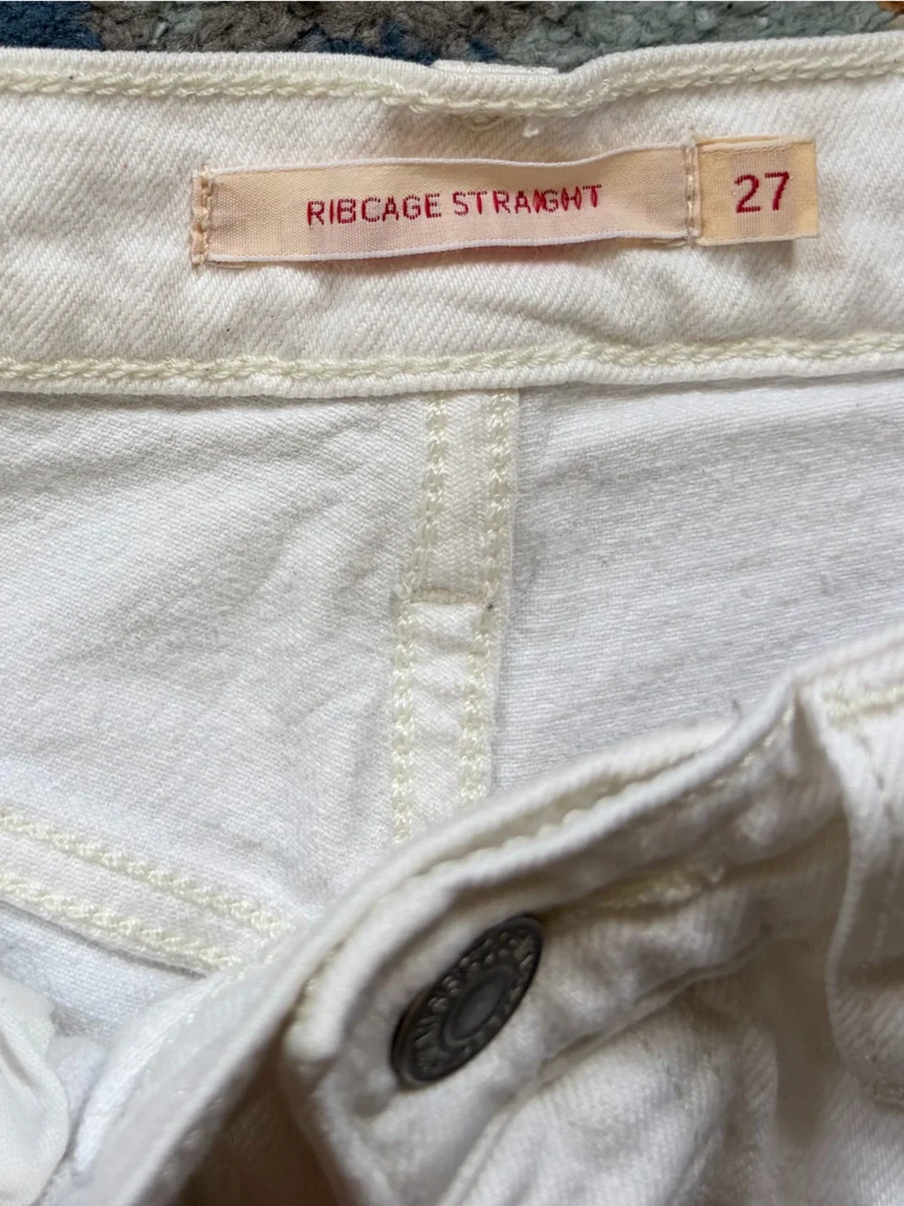 Levi’s Ribcage Straight (27) - Picture 2 of 8